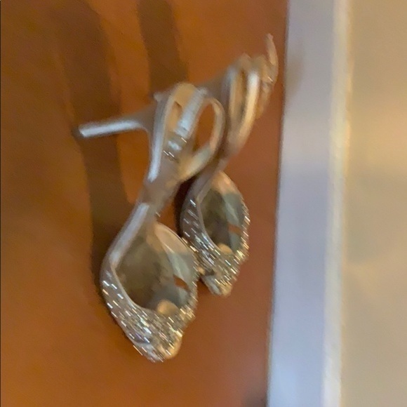 Badgley Mischka Comfortable 3 1/4 Heels Size 9 - Picture 6 of 8